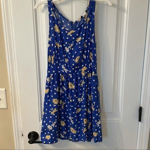 Very pretty and colorful top fits like a small